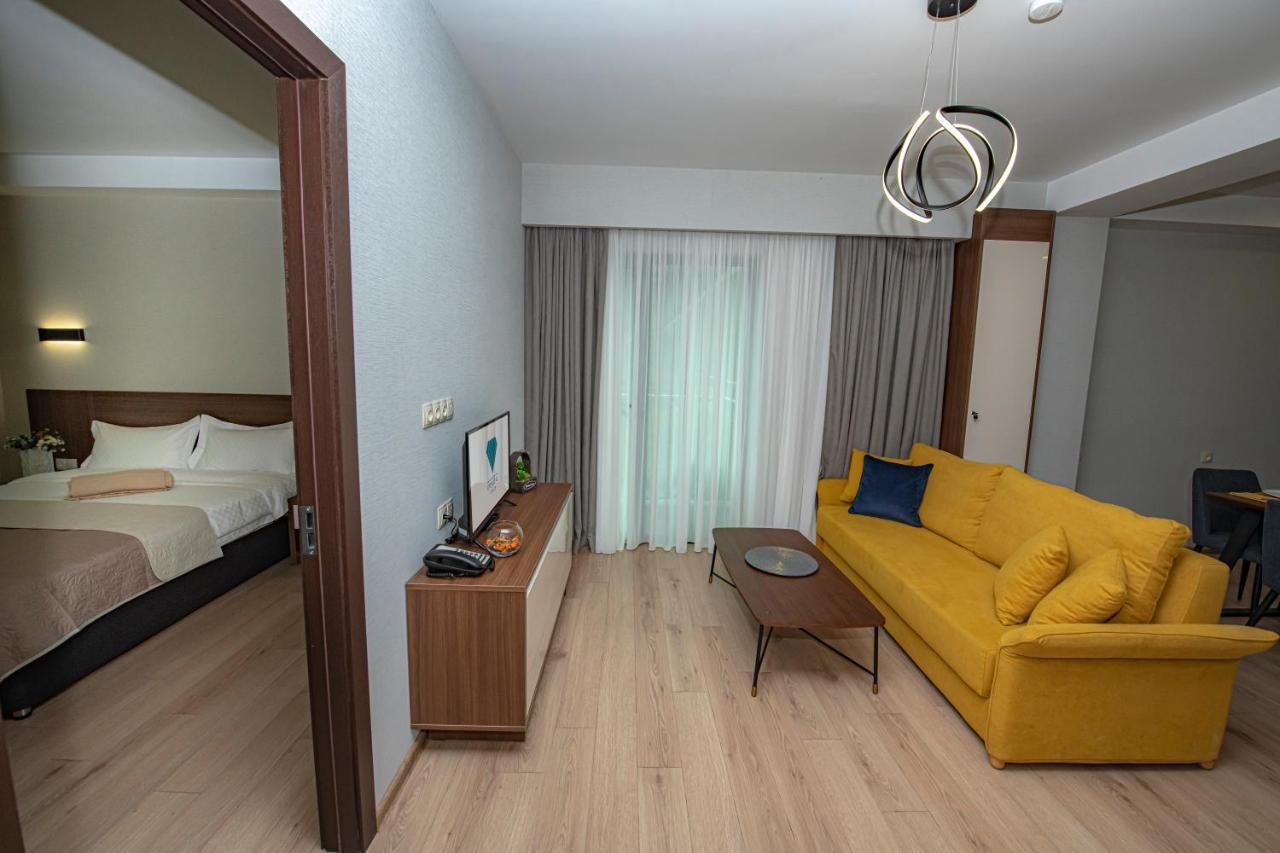 באקוריאני Crystal Residence מראה חיצוני תמונה