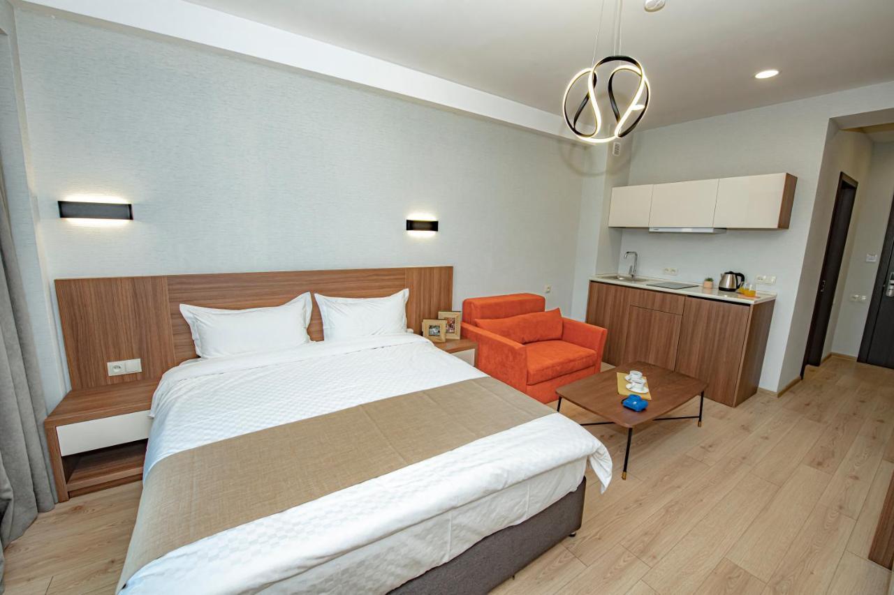 באקוריאני Crystal Residence מראה חיצוני תמונה